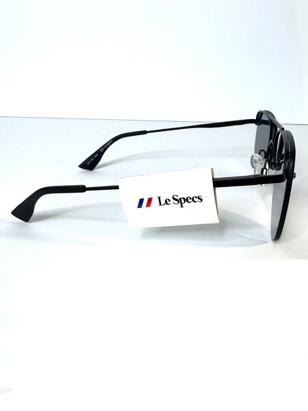 Le Specs le specs